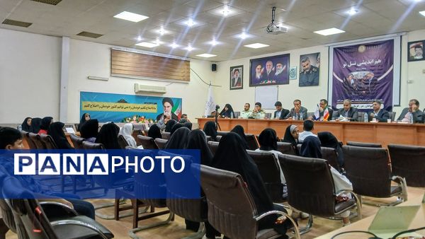 نشست هم‌اندیشی نسل نو با فرماندار شهرستان عنبرآباد