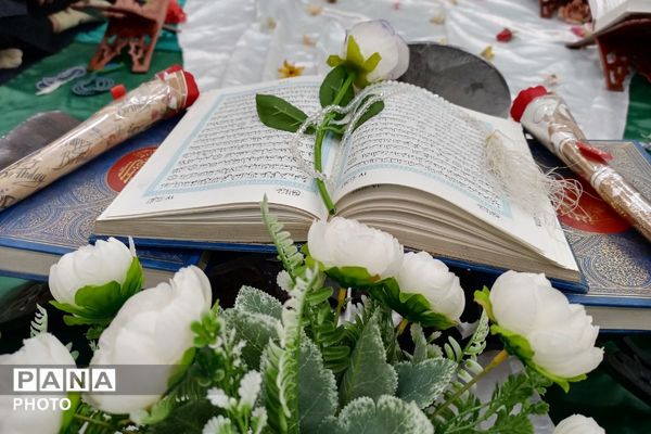 محفلی به وسعت نور در دبستان شهید آقچه‌لو رباط‌کریم