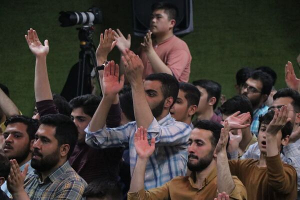 مولودی خوانی سالروز میلاد حضرت معصومه(س) با حضور جوانان و نوجوانان در قم