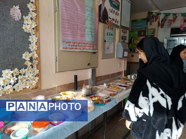جشنواره غذا در دبیرستان دخترانه نور اردبیل 