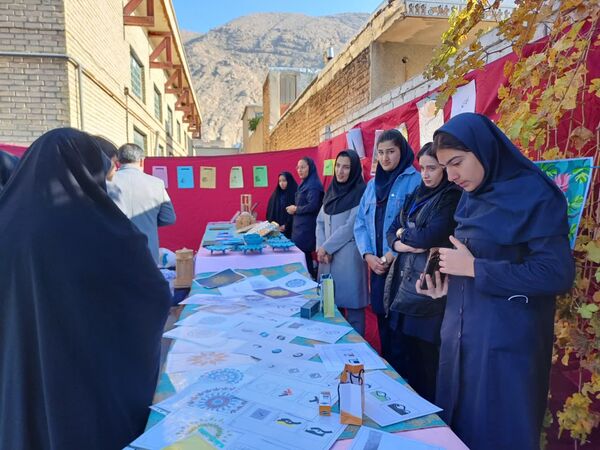 تجلیل از برگزیدگان 2 جشنواره پرورشی در شهرستان زرقان 