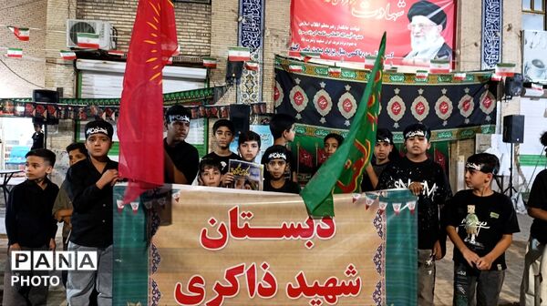 نوای «احلی من العسل» مقابل مسجد جامع حاجی‌آباد