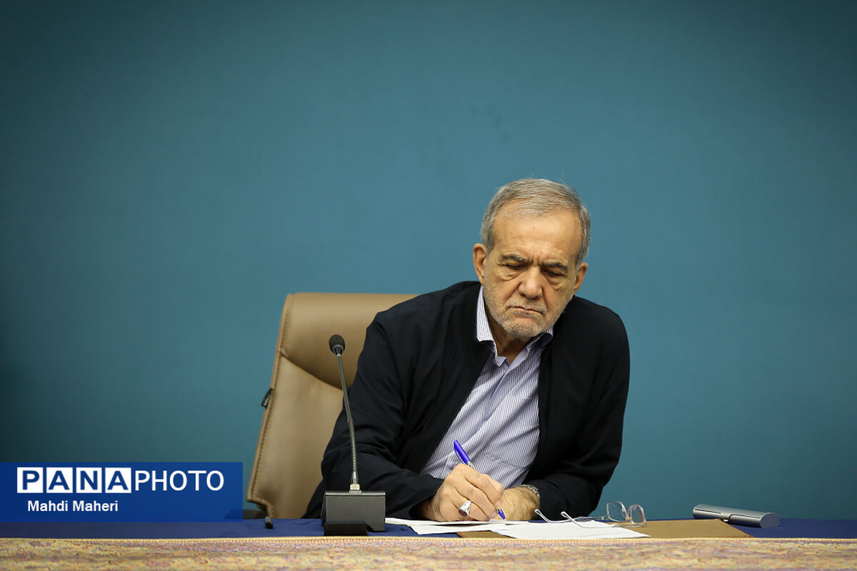 انتصاب ۱۵ عضو حقوقی و حقیقی هیئت پیگیری اجرای قانون اساسی

