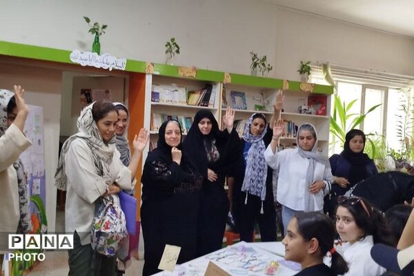 استقبال چشمگیر از غرفه کارآفرینی اعضای کانون پرورش فکری کودکان و نوجوانان اندیشه