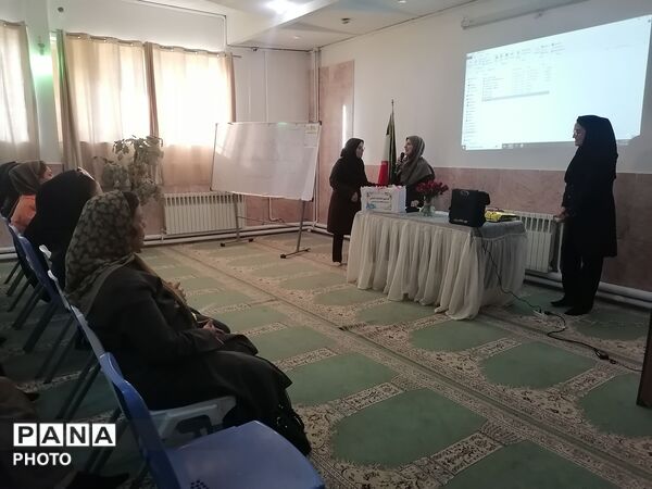 انتخابات انجمن اولیاء و مربیان در دبستان حافظه سلیمانشاهی