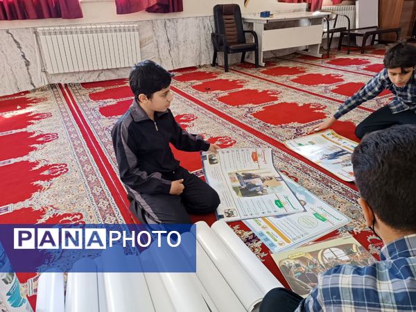 برپایی نمایشگاه مدرسه انقلاب در دبیرستان شهید رجایی