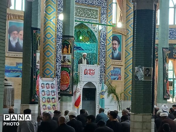 مصلای باخرز میزبان نمازگزاران ولایتمدار