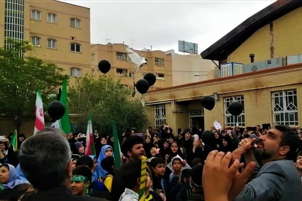 پرواز 9 کبوتر به یاد 9 دانش‌آموز شهید جنگ رمضان در قم