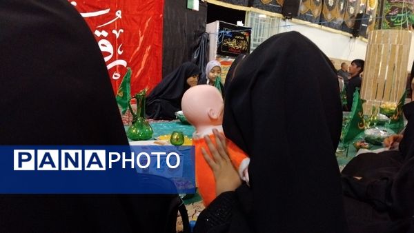 برپایی سفره حضرت‌رقیه (س) در شهر وردنجان