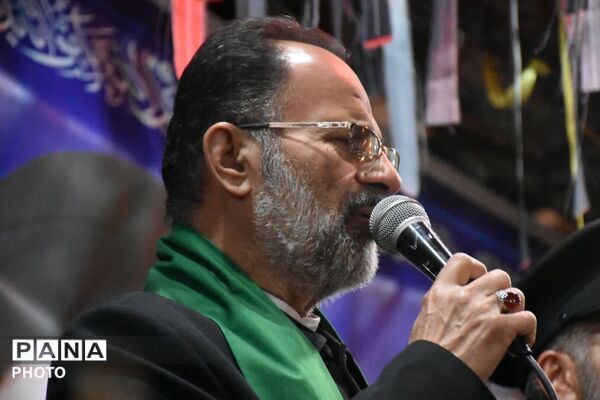 حضور خادمان آستان قدس رضوی در موج پنجاه‌وهشتم تجمعات شبانه؛ همدلی با بیرق حرم رضوی