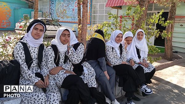 صدای زنگ مهر، ایثار و شهادت در بردسکن به گوش رسید