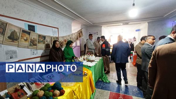 نمایشگاه دست‌سازه‌ها و غذاهای محلی دانش‌آموزان مارگون