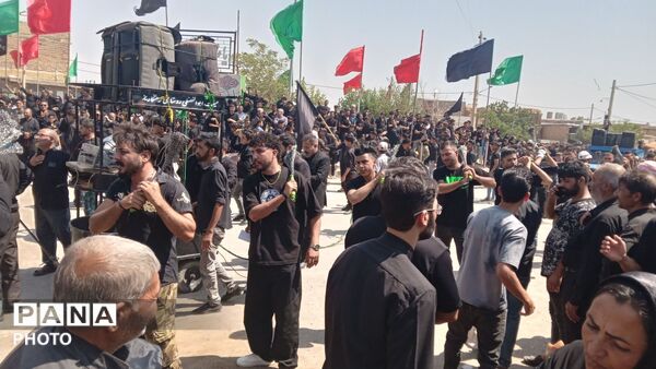 مراسم عزاداری و زنجیر زنی در روز عاشورای حسینی روستای فدیشه