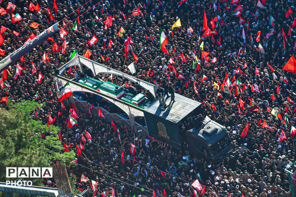 تشییع پیکر رهبر شهید انقلاب در مشهد مقدس-۱
