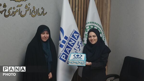 تولدی دوباره برای پانا در کنار خبرنگاران برتر 