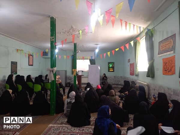 گام به گام درمسیرموفقیت تحصیلی وانتخاب رشته پایه نهم دبیرستان انقلاب اسلامی