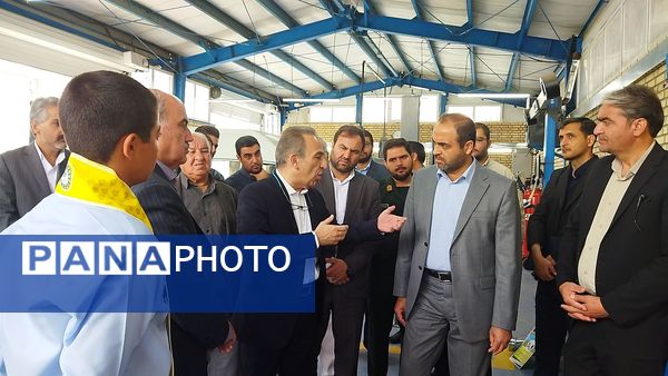 آیین افتتاحیه کارگاه و زمین چمن هنرستان تخصصی خودرو برادران نیشابور 