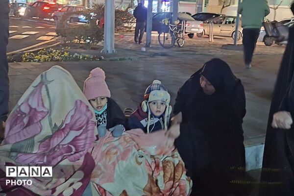 تجمع مردمی در راستای بیعت با رهبر جدید و تقویت جبهه حق در میدان نماز شهرری
