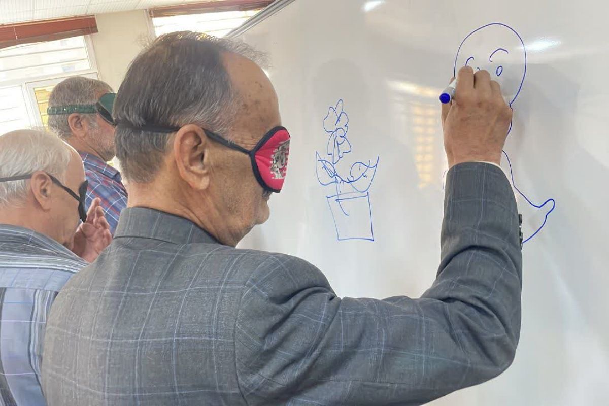 برگزاری پویش سلامت در فرهنگسرای بهشت؛ هدیه‌ای برای سالمندان