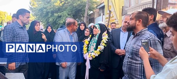 جلوه‌هایی از اجتماع مردم بجنورد در تجلیل از بانوی شجاع رسانه ملی