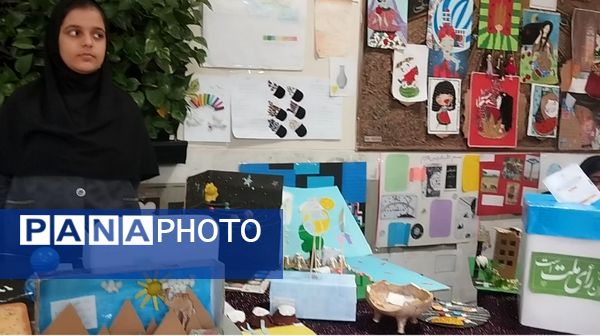 نمایشگاه دست‌سازه در دبیرستان ذبیح الله هوشیار