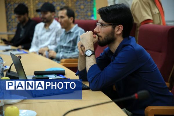 نشست صمیمی مدیران رسانه با استاندار قم