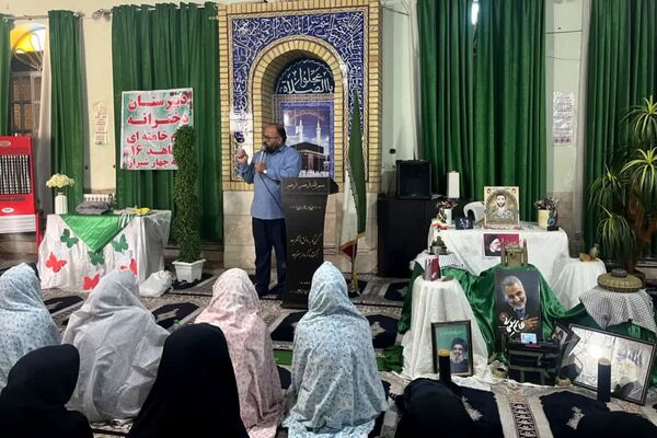 برگزاری مراسم یادواره شهدا در آموزشگاه شاهد 16