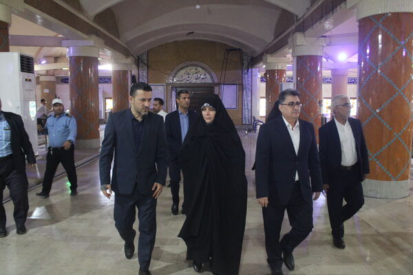 تجدید میثاق مدیرکل امور شاهد و ایثارگران وزارت آموزش و پرورش از شهدا در بوشهر