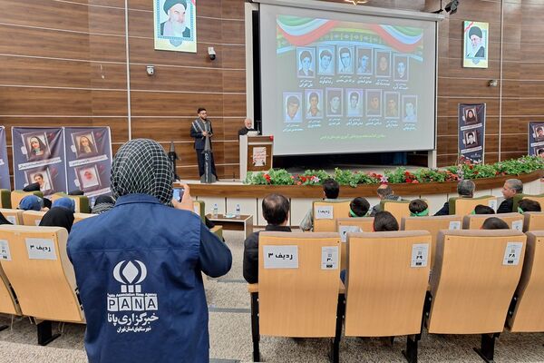 اجتماع بزرگ دانش آموزان بسیجی پردیس در گرامیداشت شهدای دانش آموز