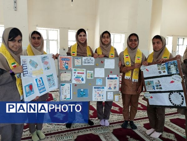 جشنواره غذای سالم در دبیرستان آسیه شهرستان حاجی‌آباد 