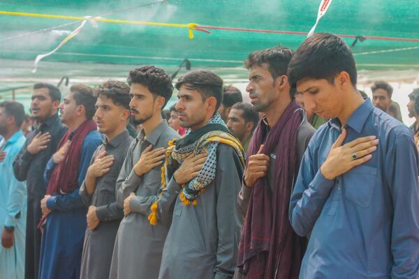 تجمع بزرگ عزاداران در روستای مزرعه شهید بهشت حاجی 