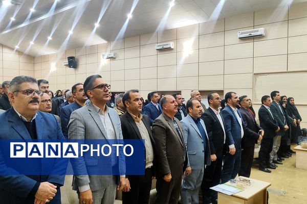 نشست مدیران استان کردستان و مشاور وزیر آموزش و پرورش با محوریت پویش ملی«بر مدار مقاومت»