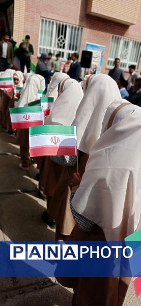 جشن شکوفه ها در مدرسه شهید محمدی شهر نسر