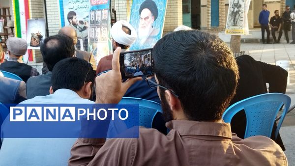 غبارروبی مزار شهدا توسط مسئولین شهرستان نیشابور انجام شد 