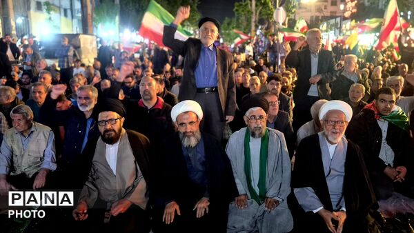 خروش مردم فردیس در تداوم مسیر انقلاب