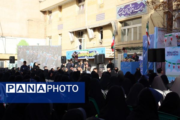 در دل این زمستان سخت و از پس سال‌ها، همچنان عطر آزادی به مشام می‌رسد