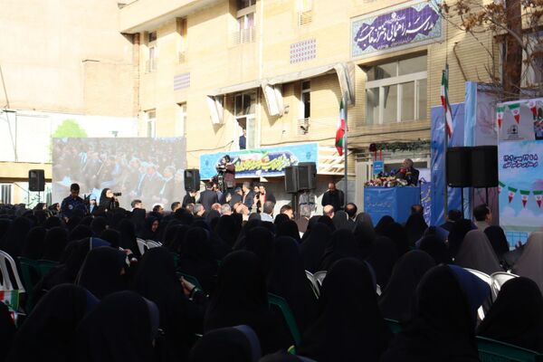 در دل این زمستان سخت و از پس سال‌ها، همچنان عطر آزادی به مشام می‌رسد