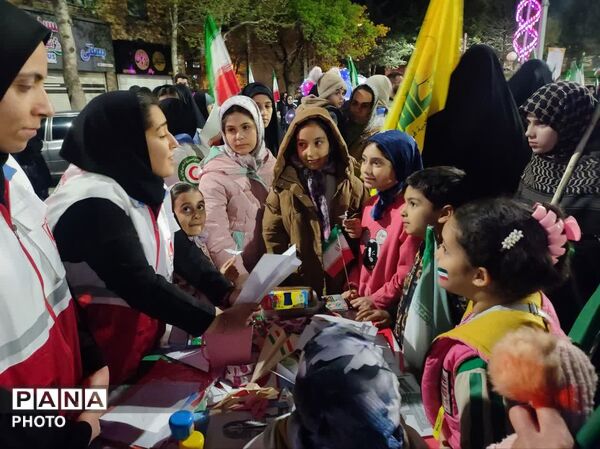 حضور پر شور امدادگران و نجاتگران و داوطلبان و اعضا در تجمعات شبانه