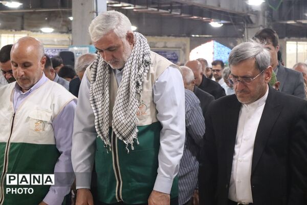  نماز جمعه در مصلی نسیم شهر