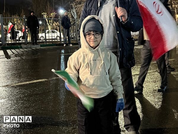 تجمع باشکوه مردم کرج برای مبارزه با دشمن آمریکا صهیونی