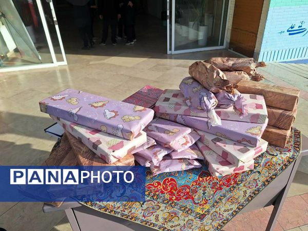 مسابقات ورزشی و اهدای جوایز به ورزشکاران مدال آور در دبیرستان شهید بابایی