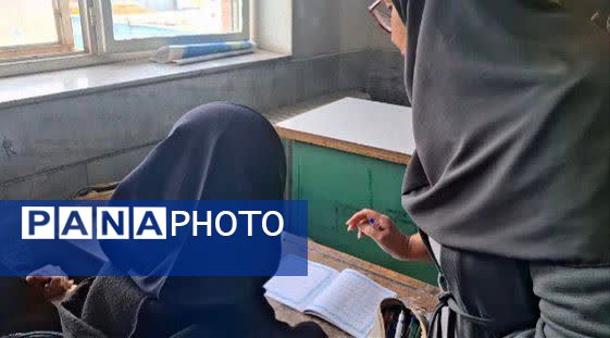 کلاس هنر خط و زیبایی شناسی  در دبیرستان دخترانه شهید رستمرودی ورامین