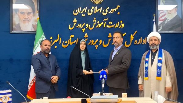 نشست دانش‌آموز خبرنگاران پانا استان البرز با مدیرکل آموزش‌وپرورش به مناسبت روز خبرنگار