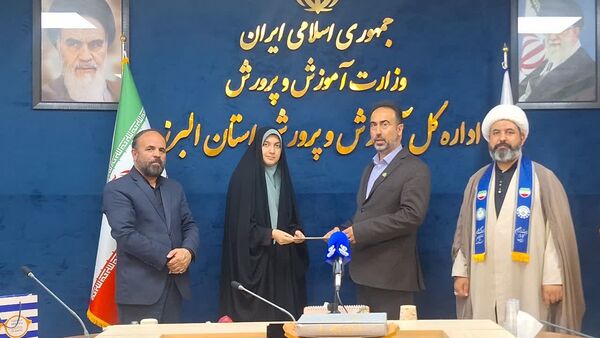 نشست دانش‌آموز خبرنگاران پانا استان البرز با مدیرکل آموزش‌وپرورش به مناسبت روز خبرنگار