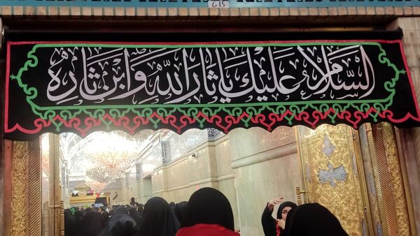 پیاده روی پرشور اربعین حسینی از جاده نجف تا کربلا