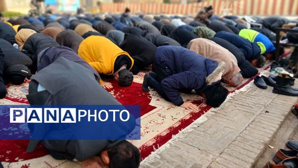 اقامه نماز پرفیض جمعه در سمنان