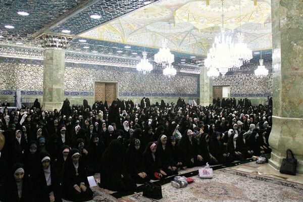 همایش دانش‌آموزی حافظان نور در حرم حضرت معصومه(س)