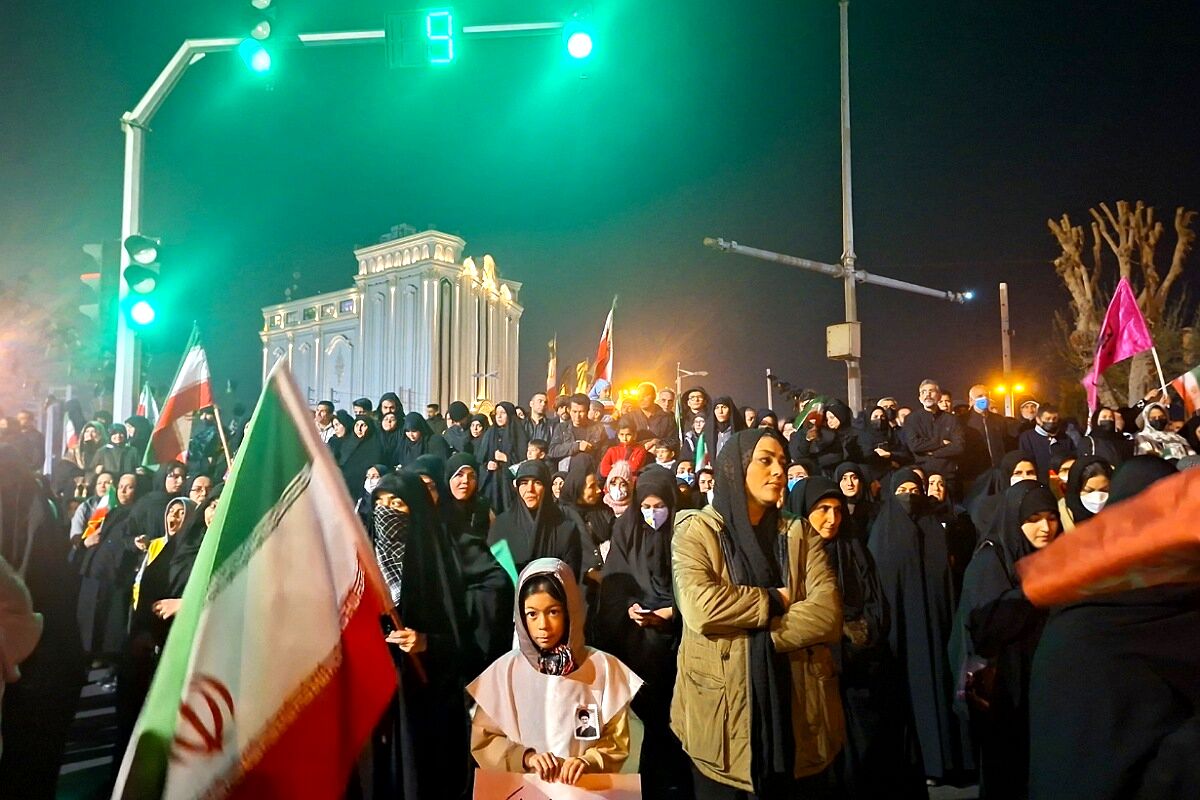 قرچکی‌ها خیابان را رها نمی‌کنند