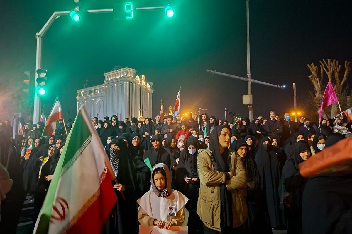 قرچکی‌ها خیابان را رها نمی‌کنند