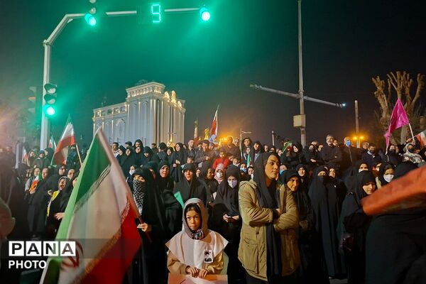 قرچکی‌ها خیابان را رها نمی‌کنند